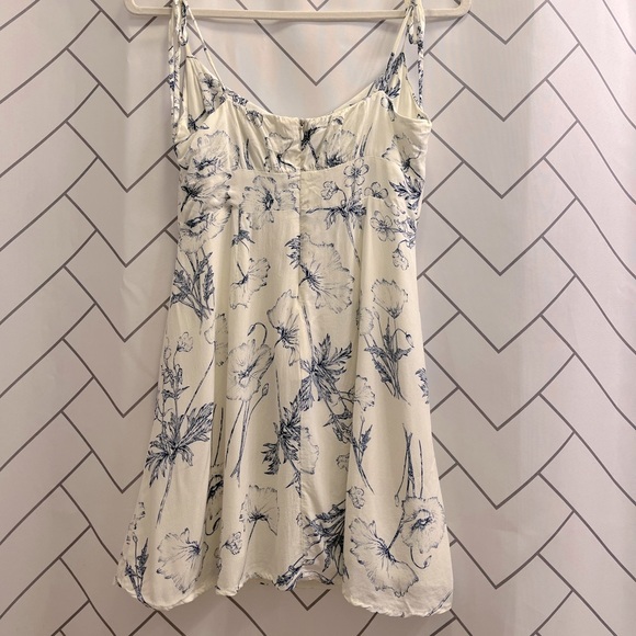ASTR summer dress, size SM, worn once on vacation! Excellent condition. - Picture 2 of 6